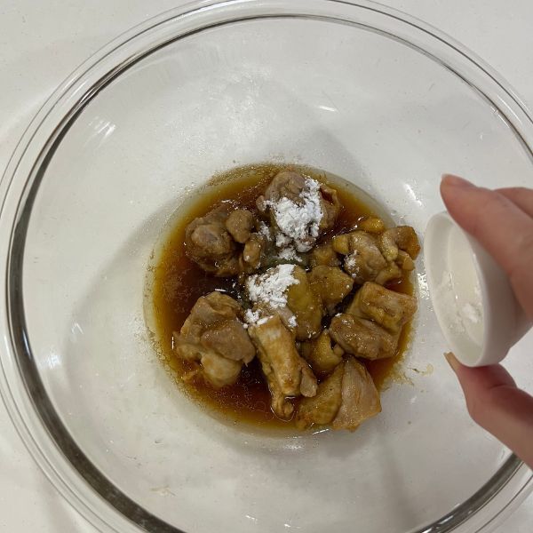 フライパンなしで超簡単！　たれが絡んだおいしい『照り焼きチキン』の作り方