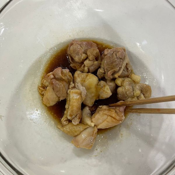 フライパンなしで超簡単！　たれが絡んだおいしい『照り焼きチキン』の作り方