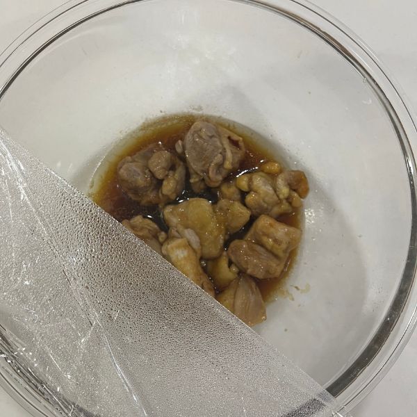 フライパンなしで超簡単！　たれが絡んだおいしい『照り焼きチキン』の作り方