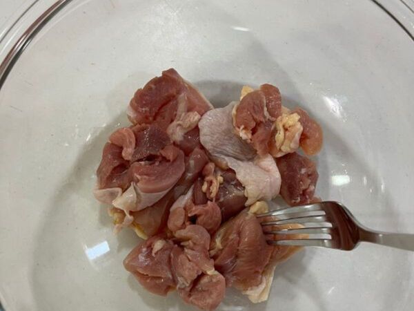 フライパンなしで超簡単！　たれが絡んだおいしい『照り焼きチキン』の作り方