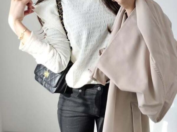 GU新作『スリムフレアジーンズ』が話題！　細身のシルエットに「全色欲しい」