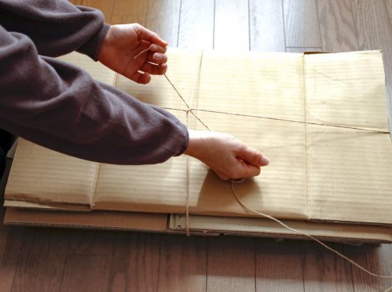 もうバラバラにならない！　段ボールのひもが緩まない結び方に「安心」「次からこれ」