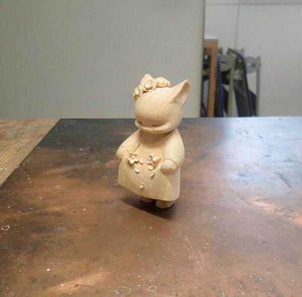 「猫を作ります」　完成した木彫り作品に「いや、天才すぎる」「普通に涙が出た」