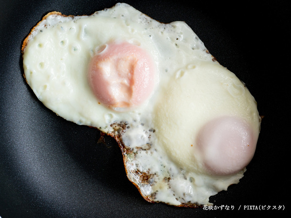 『目玉焼き失敗しがち勢』に、現役シェフがコツを伝授　「冷たいフライパンに…」
