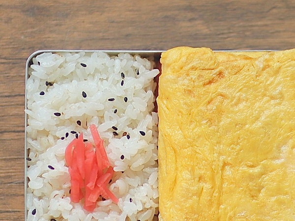 卵焼きだけだと思ったら…　きれいに詰められた弁当箱　仕掛けに「お見事！」