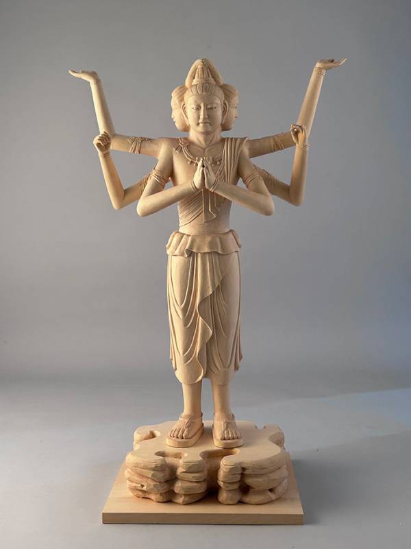 大学の修了制作で作った『木彫り』作品　大反響のワケに「思わず合掌してしまった」