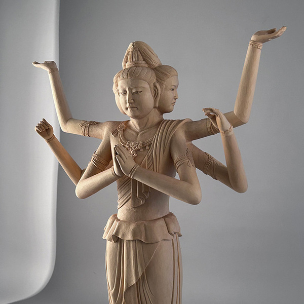 大学の修了制作で作った『木彫り』作品　大反響のワケに「思わず合掌してしまった」