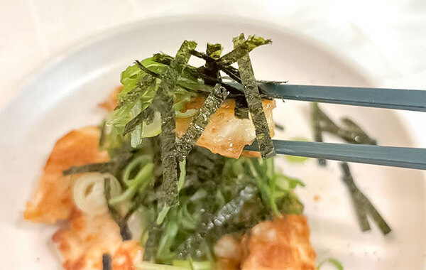 「パサつかない」「ご飯が進む」　鶏むね肉の味付けに使ったのは…？