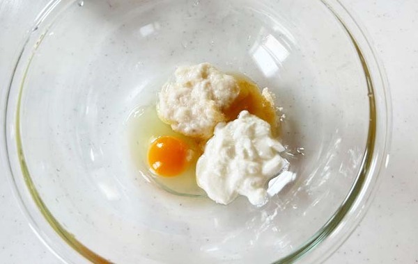 「カリふわ」「つい手が伸びちゃう」　ホットケーキミックスと混ぜて作ったのは？