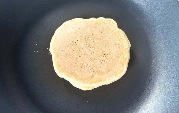 まだ牛乳で作ってる？　もちもちにするために『ホットケーキ』に入れたのは…