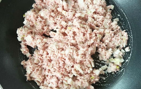 まだこねて作ってる？　キユーピーが教えるハンバーグレシピに「かなり時短！」