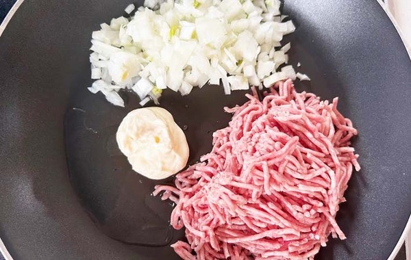 まだこねて作ってる？　キユーピーが教えるハンバーグレシピに「かなり時短！」