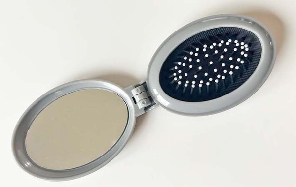 セリアで買った『丸形のグッズ』　使い道に「出先で助かる」「一石二鳥」