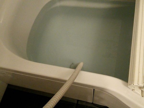 残り湯を洗濯に使っているなら要注意！　解説に「マジか」「確認必須」