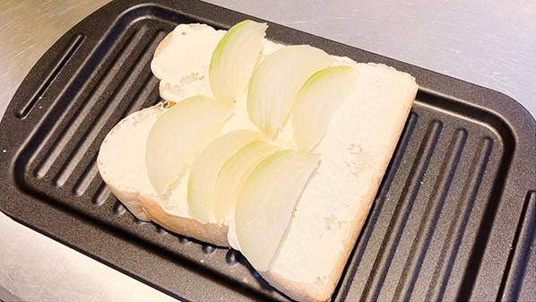 タマネギをのせトースターで５分加熱して　できた料理に「２日連続で食べた