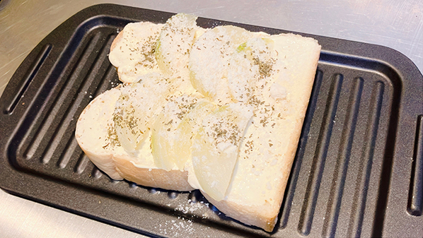 タマネギをのせトースターで５分加熱して　できた料理に「２日連続で食べた