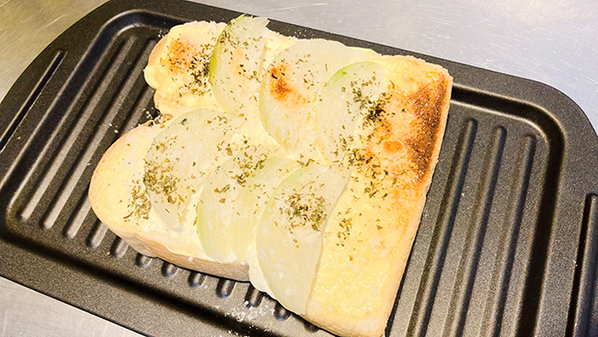 タマネギをのせトースターで５分加熱して　できた料理に「２日連続で食べた
