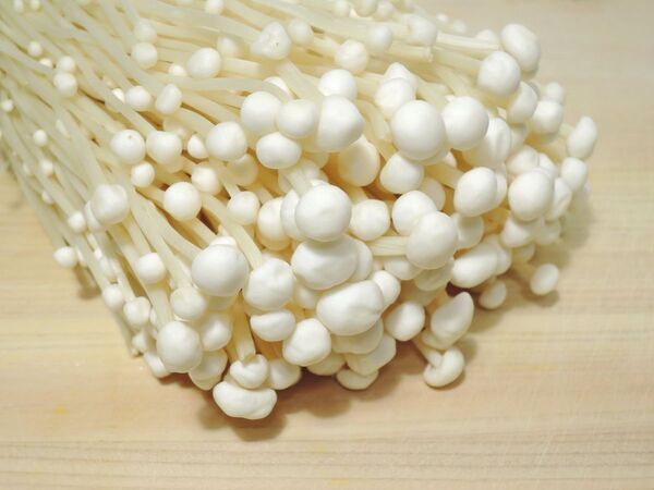 汁物がマンネリ化したら作ってみて！　エノキと大根を使って…　「うまそう！」