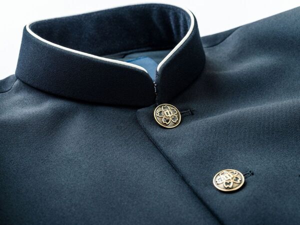 学生服のボタンは取り外してから洗って！　企業が教える洗濯の基本に「なるほど」