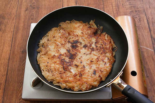 薄切りにした玉ねぎを…　やみつきな一品に「余るわけなかった…」「今夜はこれ」