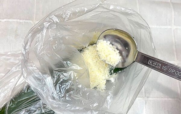 ポリ袋にパン粉とキュウリを入れて…？　できたものに「予想以上に本格的！」