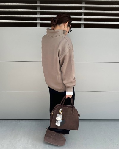 １セット持っておきたい！　GUのスウェットプルオーバーに「裏起毛がうれしい」