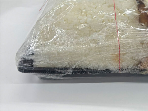 「職場で出た弁当が…」　まさかのビジュアルに「声出して笑った」「午後仕事できなくなりそう」