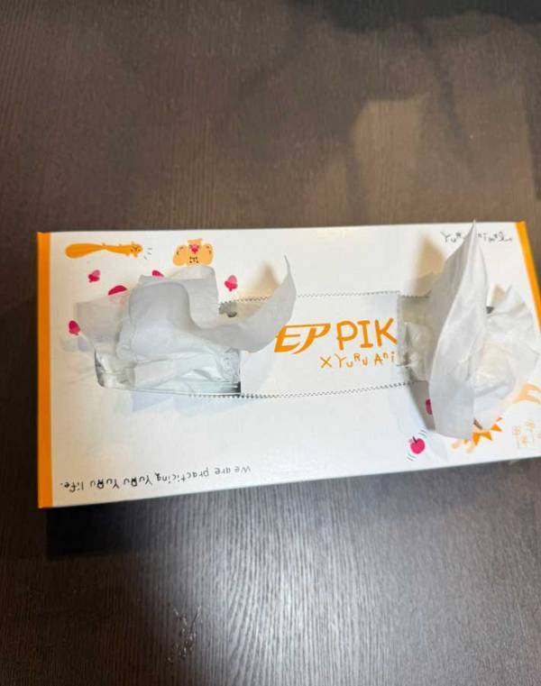 ティッシュを全部取り出し…　主婦の工夫に「これは便利」「助かる」