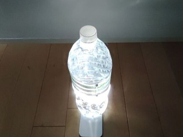 『ペットボトルの水』は飲むだけじゃない！　驚きの使い方に「何これすごい」