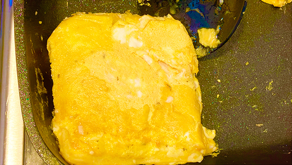 玉子焼きの『上』に置いて焼く？　「毎日でも食べたい」「たまらん」