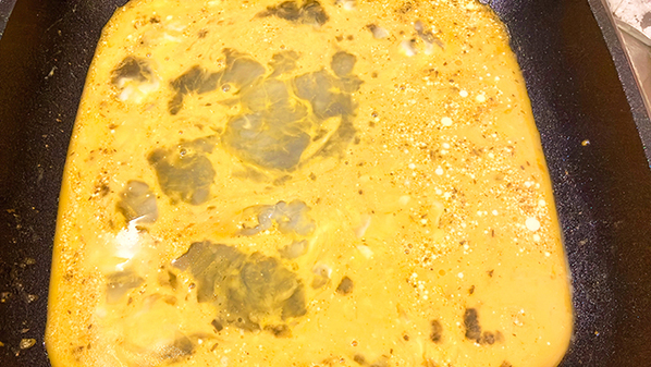 玉子焼きの『上』に置いて焼く？　「毎日でも食べたい」「たまらん」