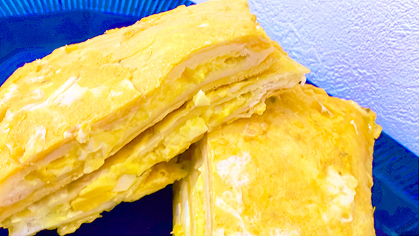 玉子焼きの『上』に置いて焼く？　「毎日でも食べたい」「たまらん」