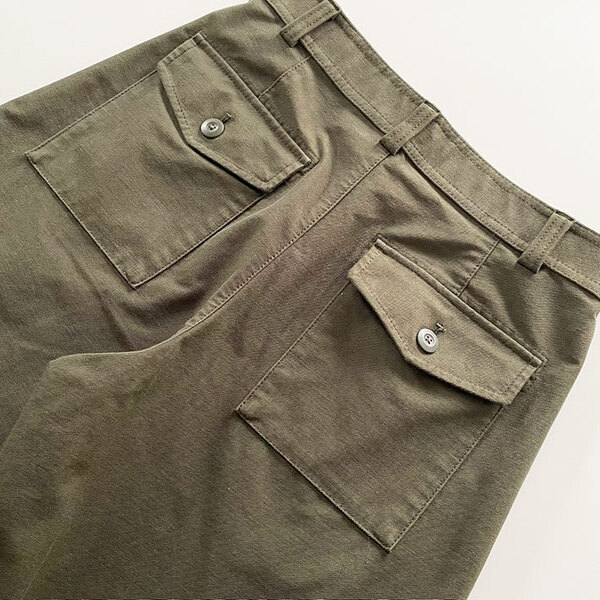 「２色買っちゃった」「これは沼る」　ユニクロの『バレルパンツ』は見た目以上にはき心地がいい！