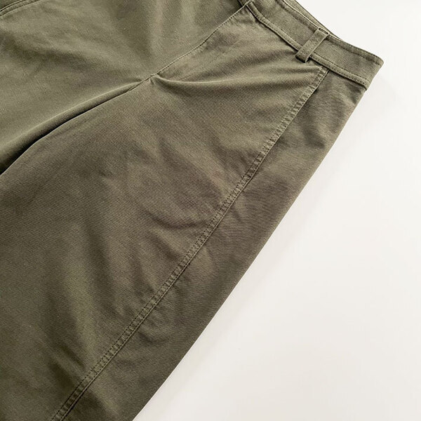 「２色買っちゃった」「これは沼る」　ユニクロの『バレルパンツ』は見た目以上にはき心地がいい！