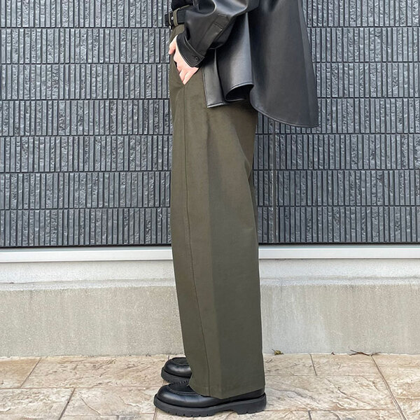 「２色買っちゃった」「これは沼る」　ユニクロの『バレルパンツ』は見た目以上にはき心地がいい！