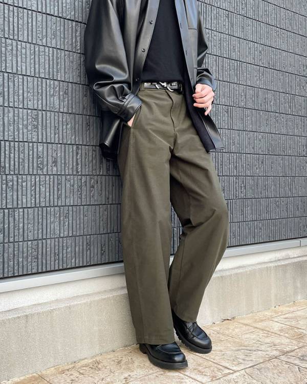 「２色買っちゃった」「これは沼る」　ユニクロの『バレルパンツ』は見た目以上にはき心地がいい！