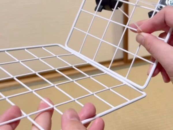 キッチンの隙間にピタッ！　ダイソーで作れる収納ラックに「コスパ最強」