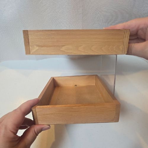 １００円ショップの木製トレーでおしゃれ収納！　「簡単すぎる」「コレは便利」