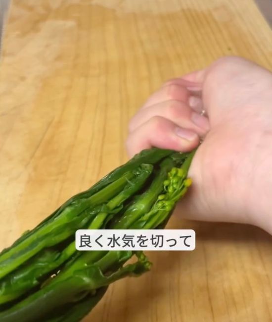菜の花をゆでる時に『酒』を入れると…？　よりおいしく食べる方法が「目からウロコ」