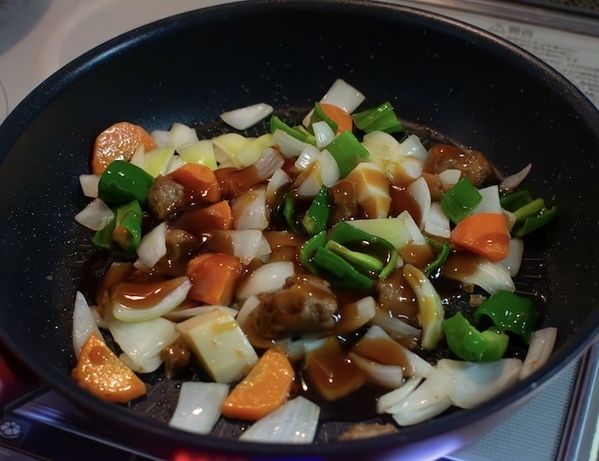 フライパンの表面加工を長持ちさせるには？　企業が教える５つのコツに「なるほど」