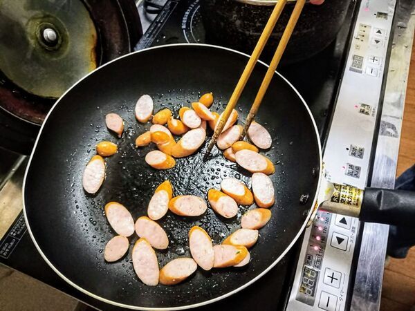 フライパンの表面加工を長持ちさせるには？　企業が教える５つのコツに「なるほど」