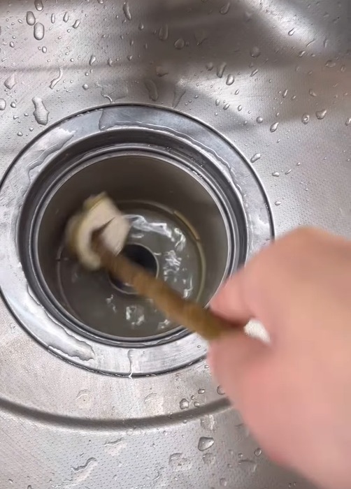 放置しがちな排水口の『ぬめぬめ』　おすすめ掃除法に「早速やってみる」