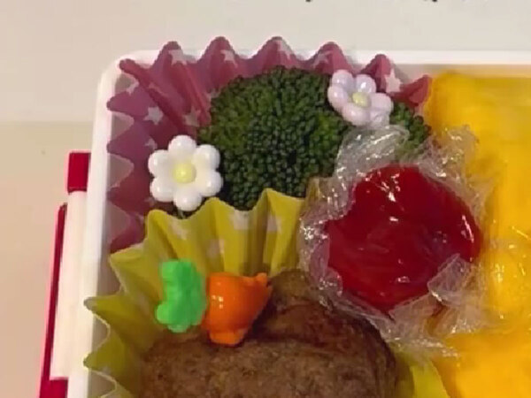 マヨネーズをラップの上にかけて…　『お弁当』のアイディアに「目からウロコ」