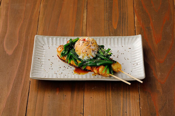 大倉忠義、『鳥貴族』と公式コラボ！　父との２ショットに「そっくり」「ついに」の声