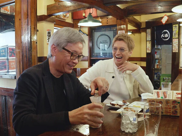 大倉忠義、『鳥貴族』と公式コラボ！　父との２ショットに「そっくり」「ついに」の声