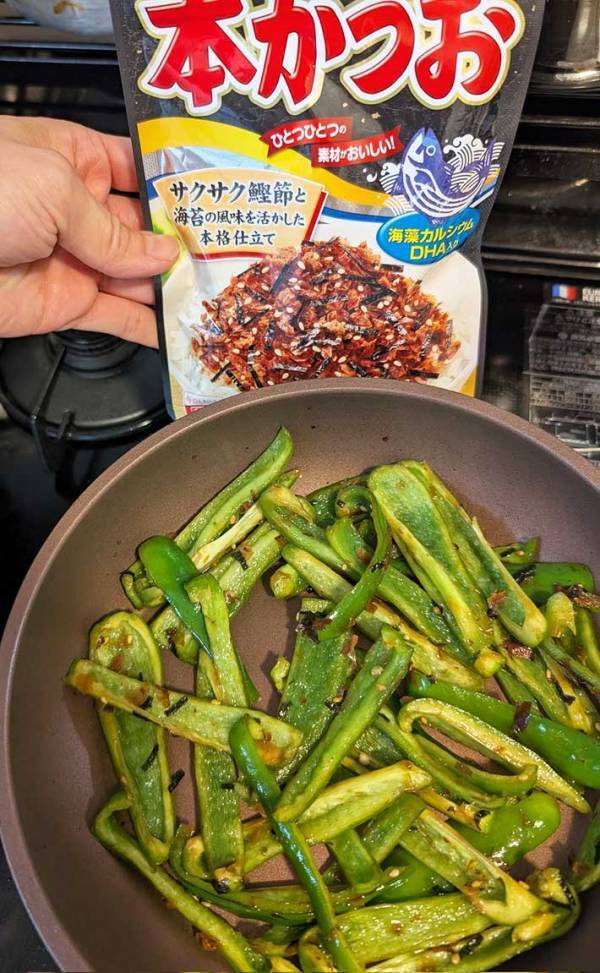 ピーマン炒めの味付けは…　まさかの『調味料』に「なるほど」「この手があった！」