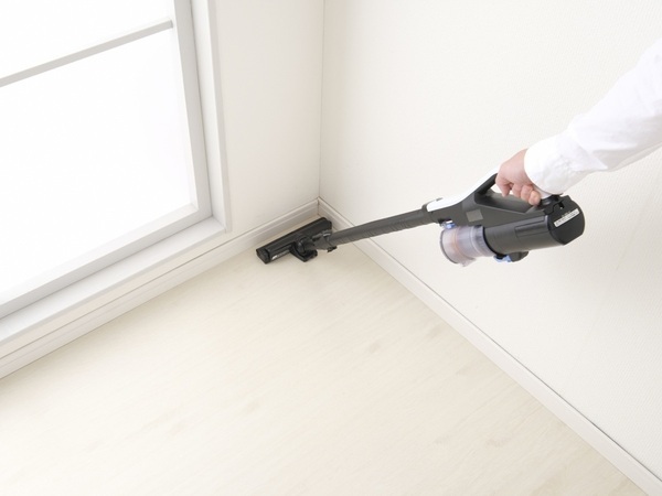 掃除機のダストカップに入れてみて！　髪の毛が絡まらずに…　「すごい発見」