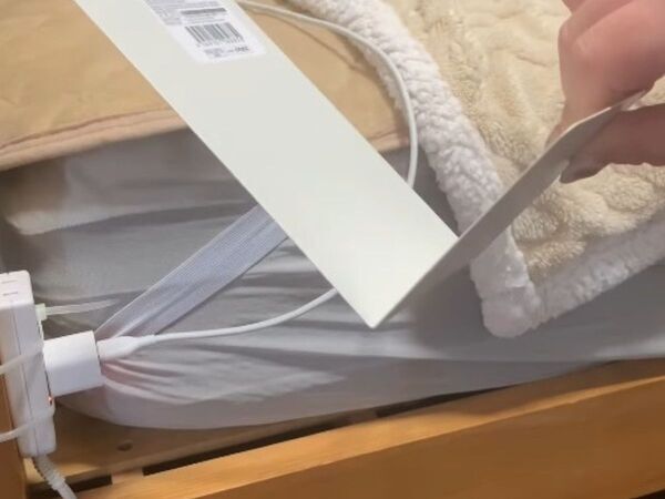 「私のスマホ知らない？」ってもういわせない！　セリアのグッズに「すぐ買う」