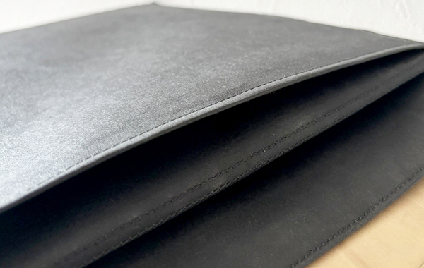 「使うごとに増す風合いがカッコイイ！」千円台で買えちゃう『無印』のパソコンケースがこちら