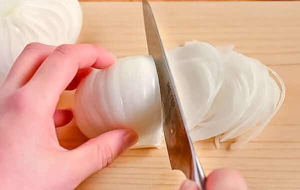 豚しゃぶサラダにかけたのは…？　管理栄養士が教える『ちょい足し』がこちら